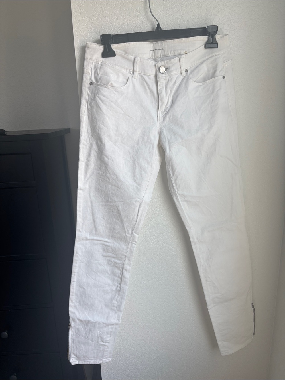 Elie Tahari White Women's Skinny Jeans